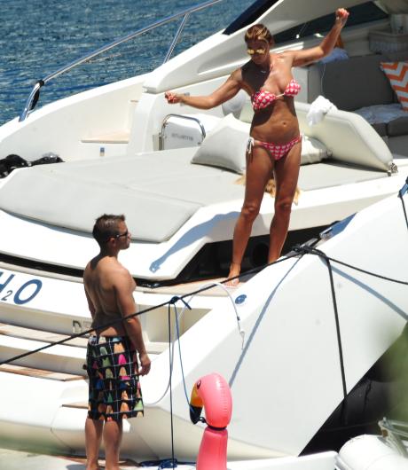 1-5-milyonluk-teknede-tatil-1545681.jpeg 1-5-milyonluk-teknede-tatil-1545681.jpeg