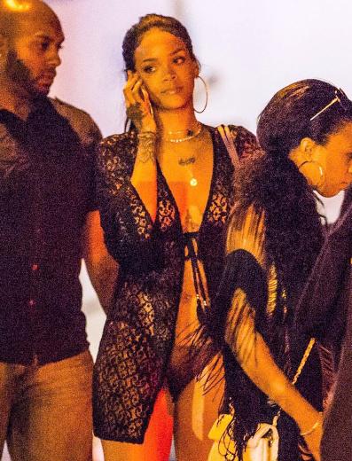 ffn_pal_rihanna_exc_122914_51615249.jpg ffn_pal_rihanna_exc_122914_51615249.jpg