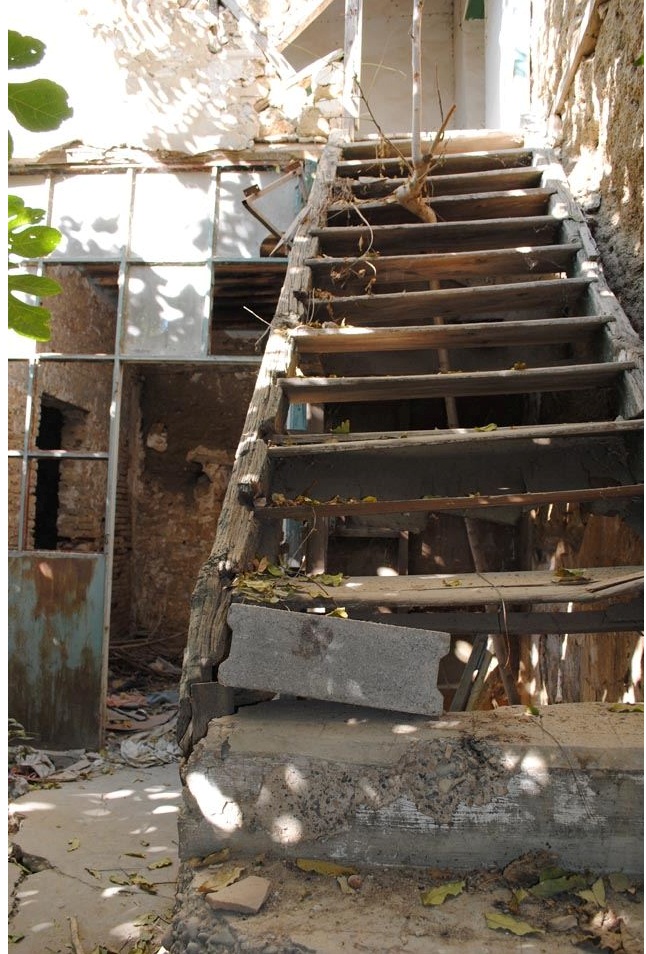 ALPARSLAN TÜRKEŞ'İN EVİ TEHLİKE SAÇIYOR..!